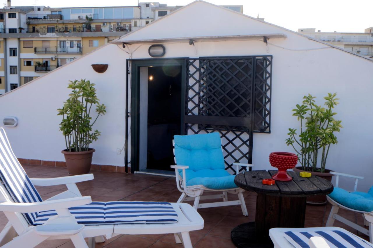 Attico Con Terrazza Sul Porto Leilighet Palermo Eksteriør bilde